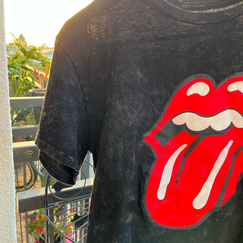 Rolling Stones shirt 👅